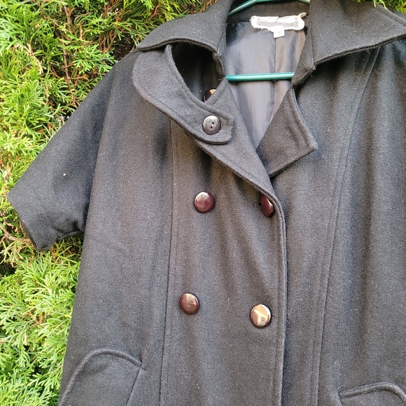 Black short sleeved jacket - Picture 7 of 7